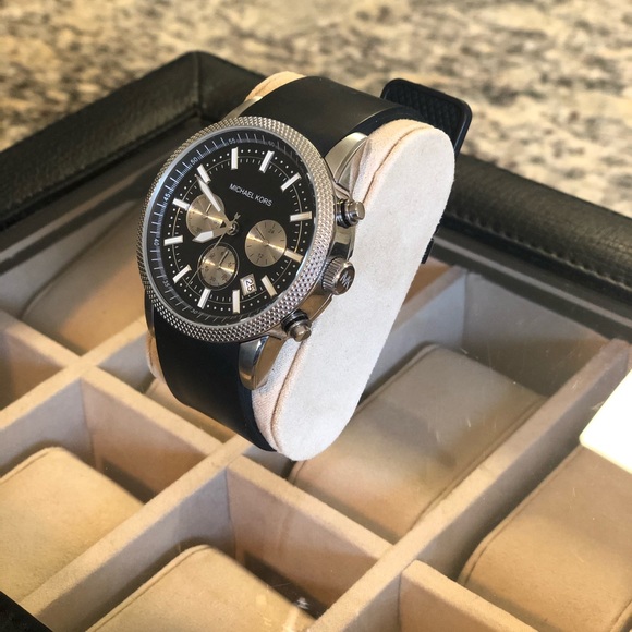 Michael Kors Watch - Picture 2 of 5